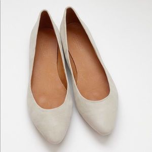 Madewell Suede Beige Flats